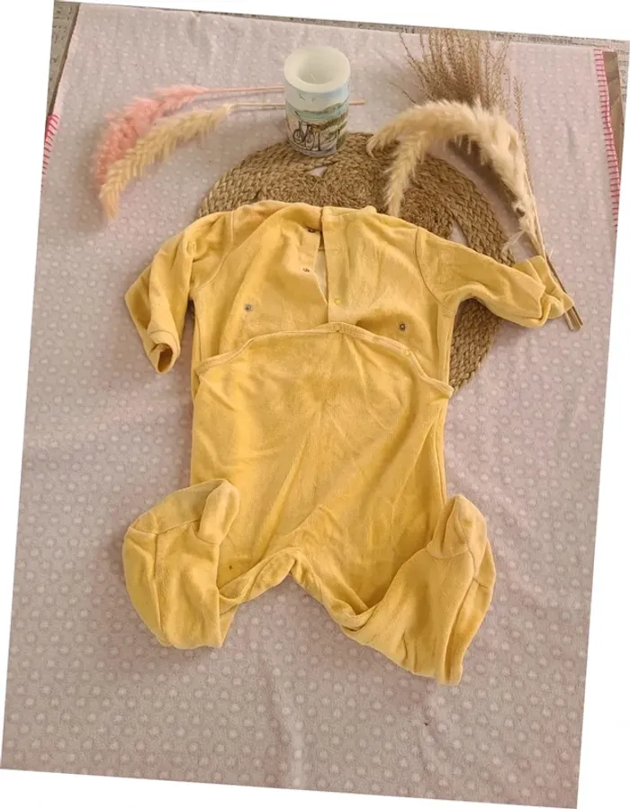 Lot pyjamas 12/18 mois - photo numéro 2