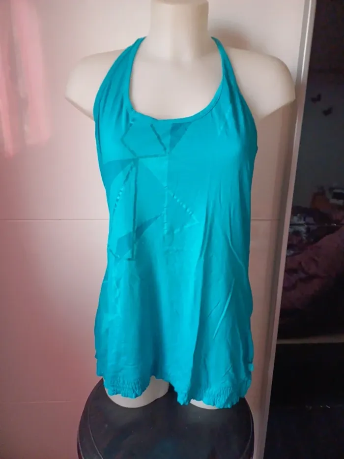 Débardeur motifs dos croisé taille 42
