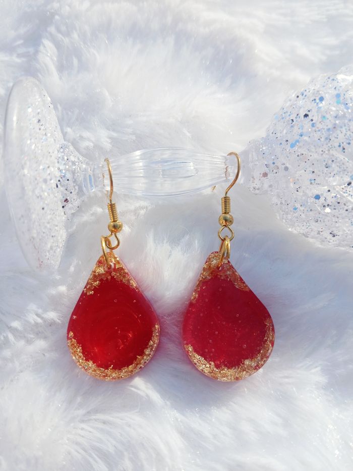 Boucles d'oreilles gouttes rouges dorées