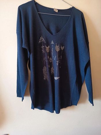 Pull léger manches mi  longues. Marque version feminin.