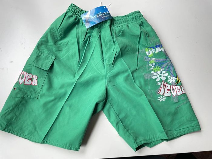 Short de bain vert taille 12 ans survive sport