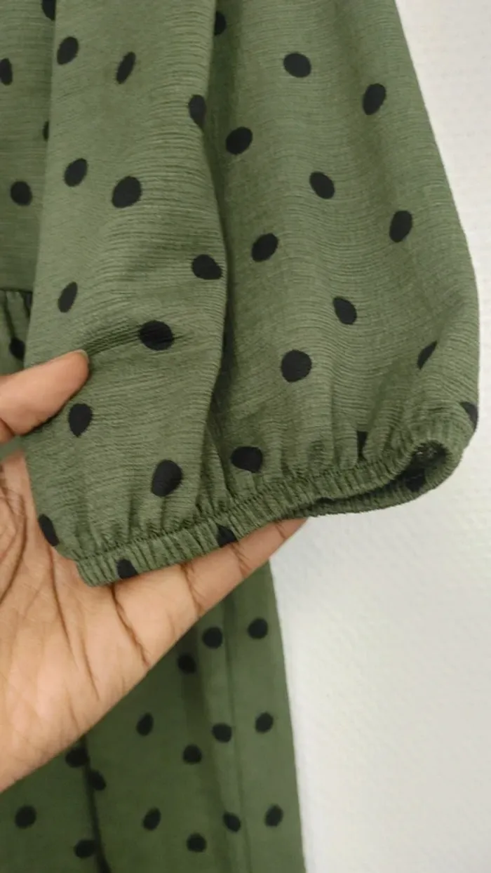 Robe manche longue vert à pois cintré à la taille - photo numéro 6
