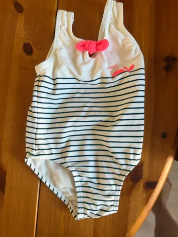 Maillot de bain tape à l’œil