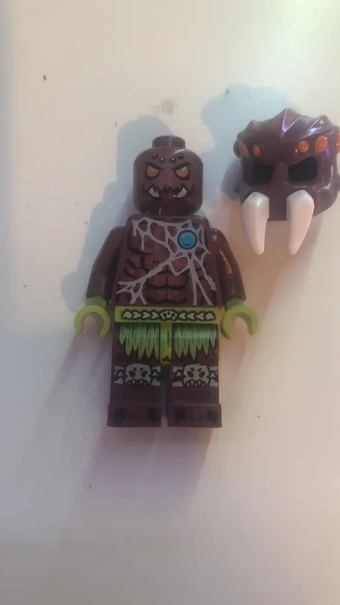 Homme araignée lego - photo numéro 2