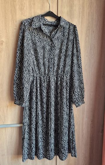 Robe noire et blanche