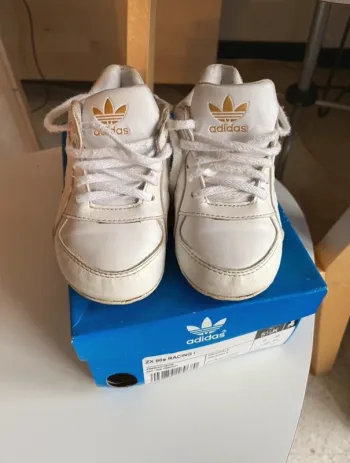 Baskets bébé Adidas taille 22