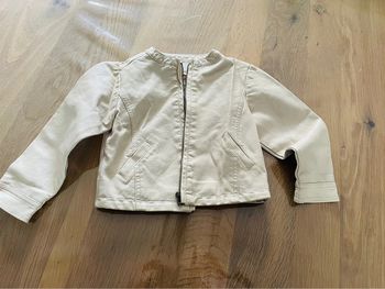 Veste simili tape à l’œil beige 2 ans
