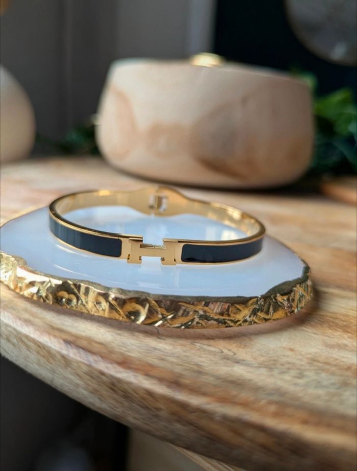 Bracelet tendance H en acier inoxydable - photo numéro 5