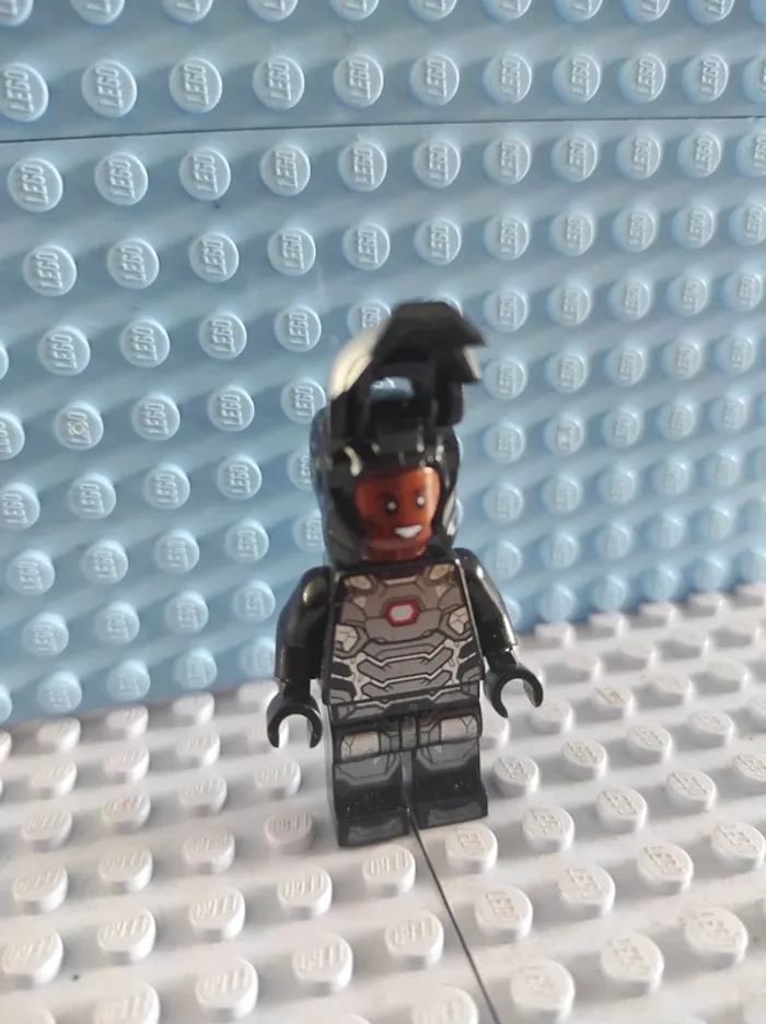 Minifig LEGO War Machine Captain America Z01 - photo numéro 3