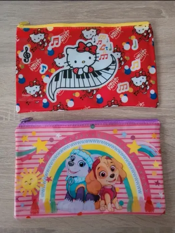 Lot de 2 trousses Hello kitty et Pat patrouille
