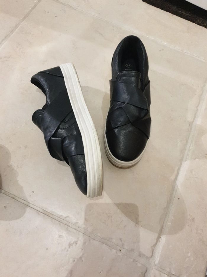 Chaussures noir brillante - photo numéro 3