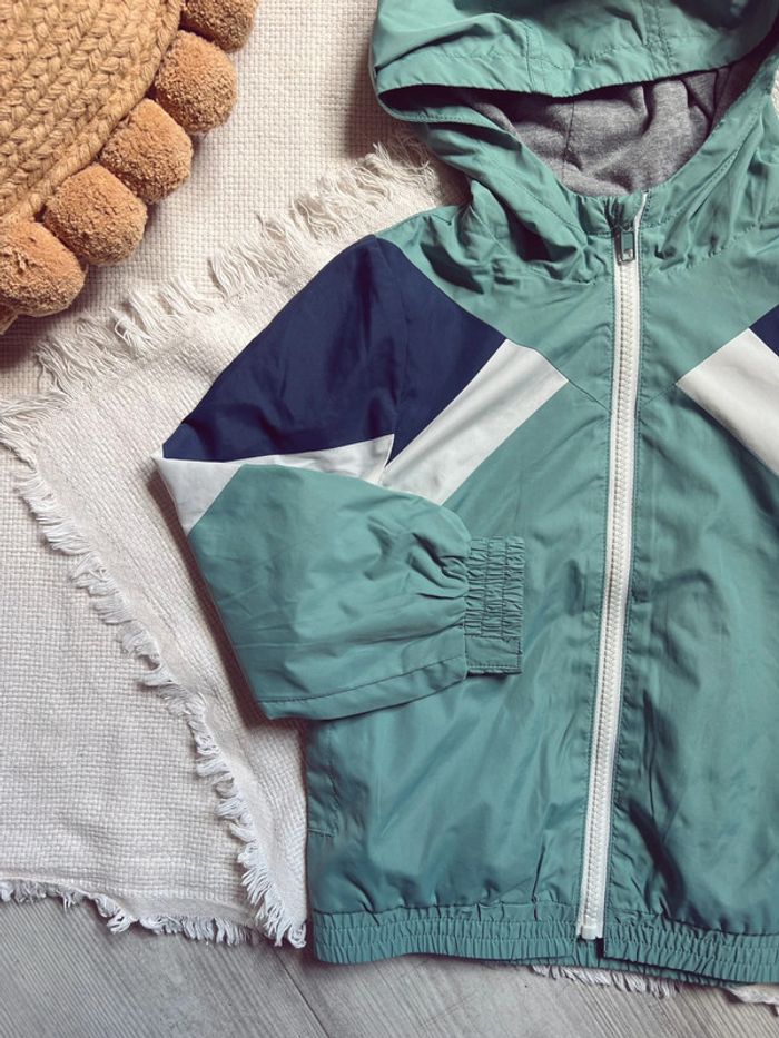 Veste coupe vent Kiabi capuche 4 ans - photo numéro 2