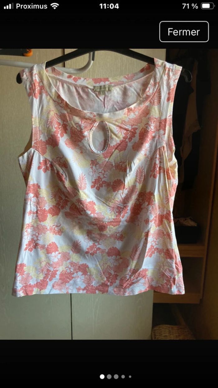 Superbe t-shirt blouse sans manches fleurie couleurs pastel taille L