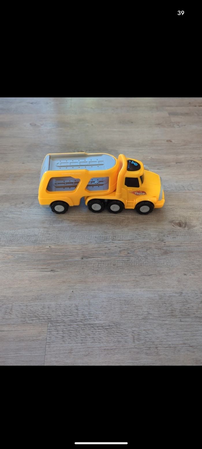Camion transporteur Truck - photo numéro 3