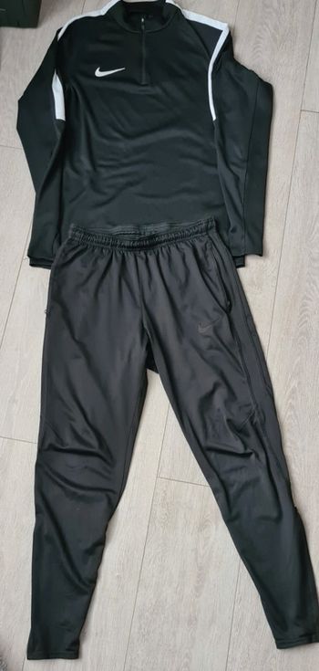 Ensemble Nike