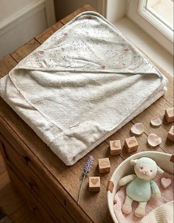 Sortie de bain à capuche Kiabi - Motifs Fleurs & Confettis