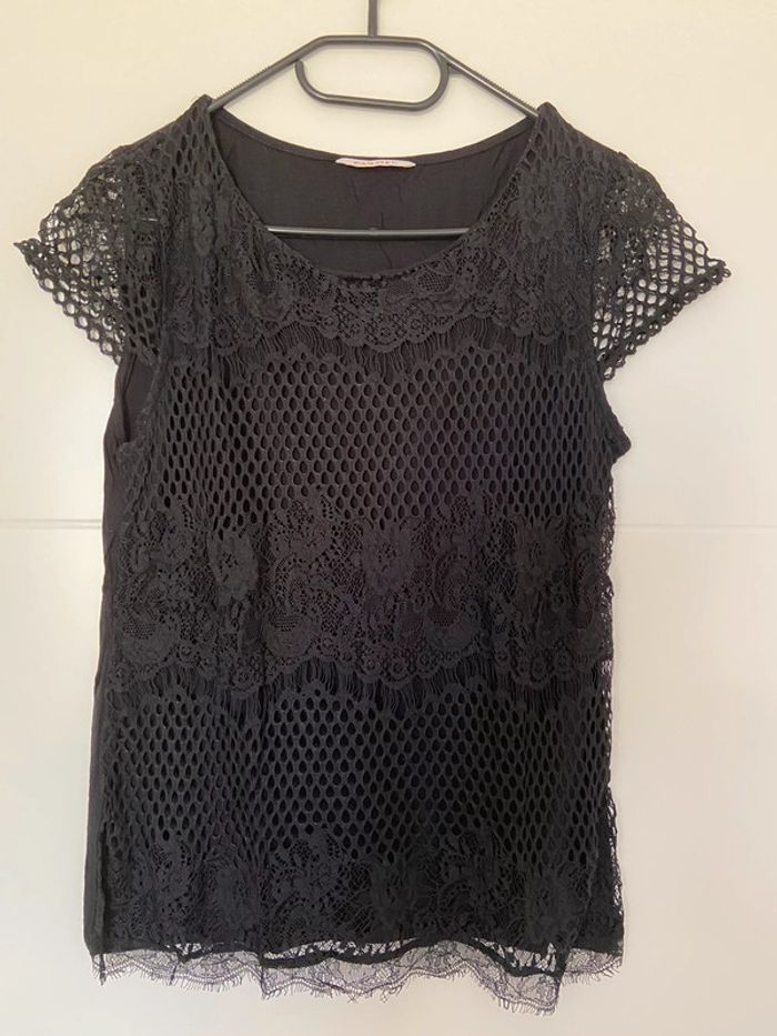 Top noir avec dentelle - Camaïeu