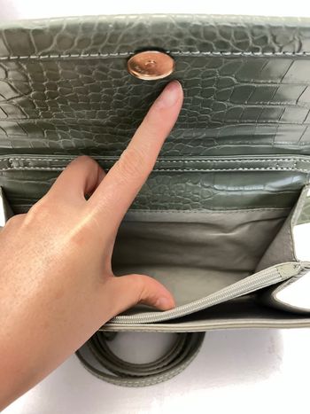 Sac à main et aussi bandoulière, marque Bijoux Brigitte