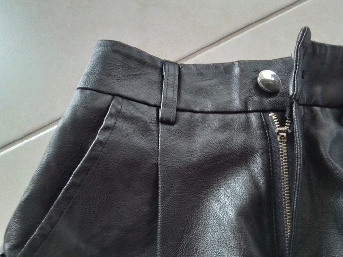 Short femme T XS noire en simili cuir - photo numéro 8