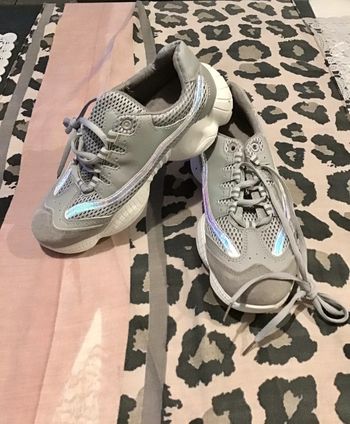 Basket grise et réfléchissante taille 40