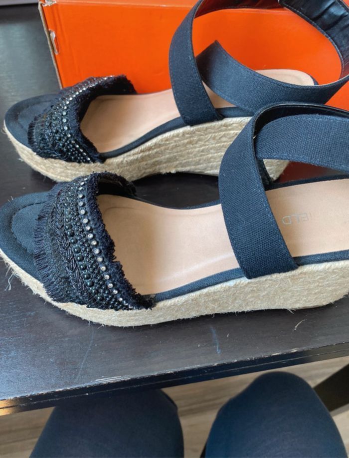 Sandales compensées noires taille 37 - photo numéro 2