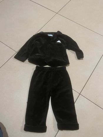 Ensemble de soirée marque little fella taille 0-3 mois