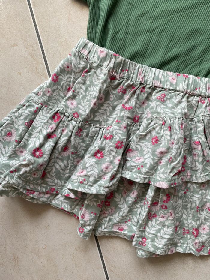 Ensemble jupe à volant fleurs fille et t-shirt côtelé - photo numéro 3