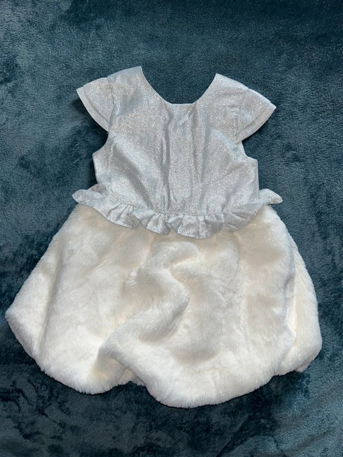 Robe tape à l'œil