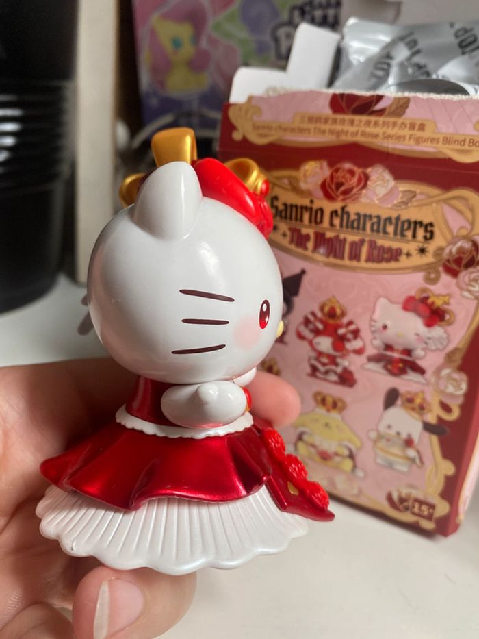 Hello Kitty (The Night Of 🥀) - photo numéro 3