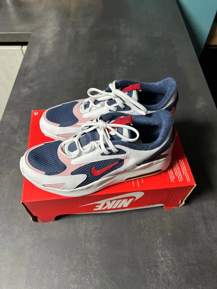 Basket Nike taille 37.5 - photo numéro 6