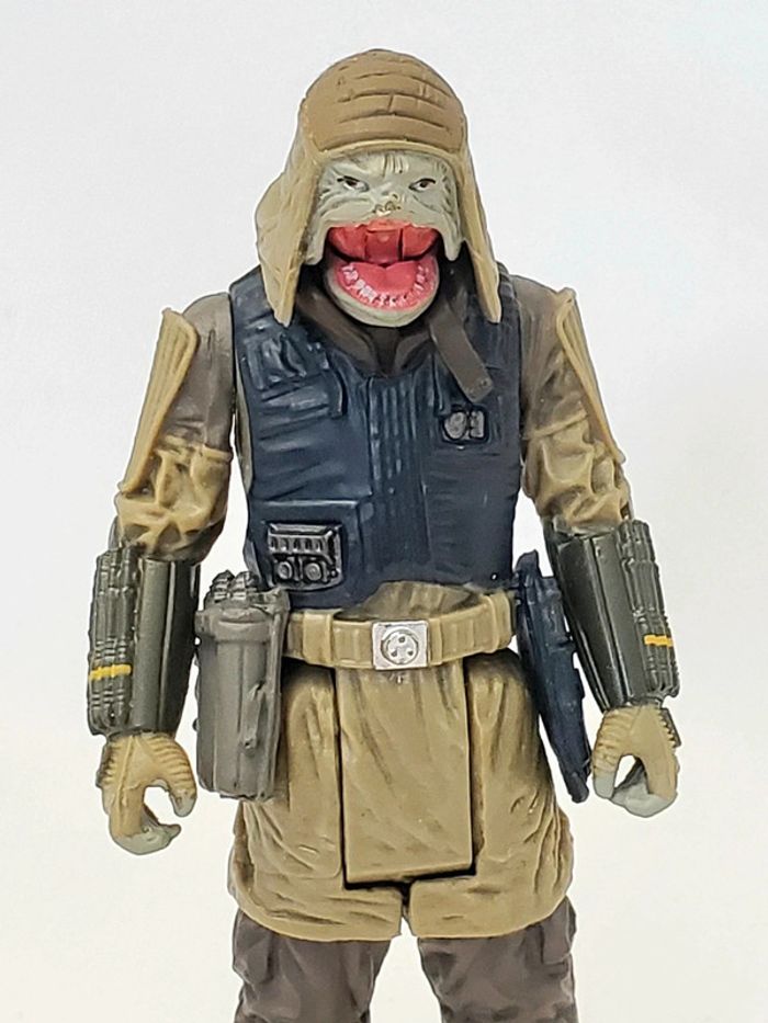 3 figurines Star Wars Commander Pao/ Chirrut Imwe/ PZ-4CO
+ cadeau 🎁🎄 - photo numéro 14