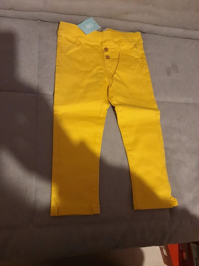 Pantalon jean Obaïbi taille 23 mois neuf avec étiquettes