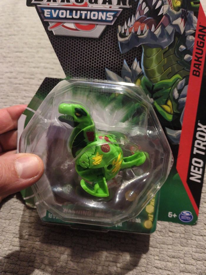 Figurine Bakugan évolutions néo trox - photo numéro 4
