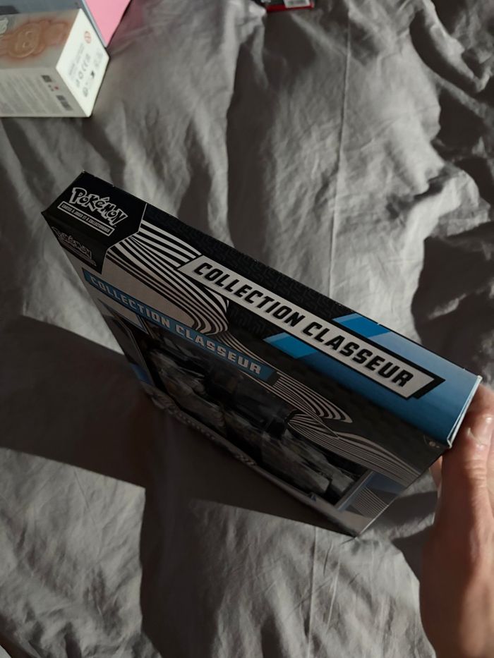 Coffret Collection Classeur Pokémon Ev10.5 Foudre Noire - photo numéro 3