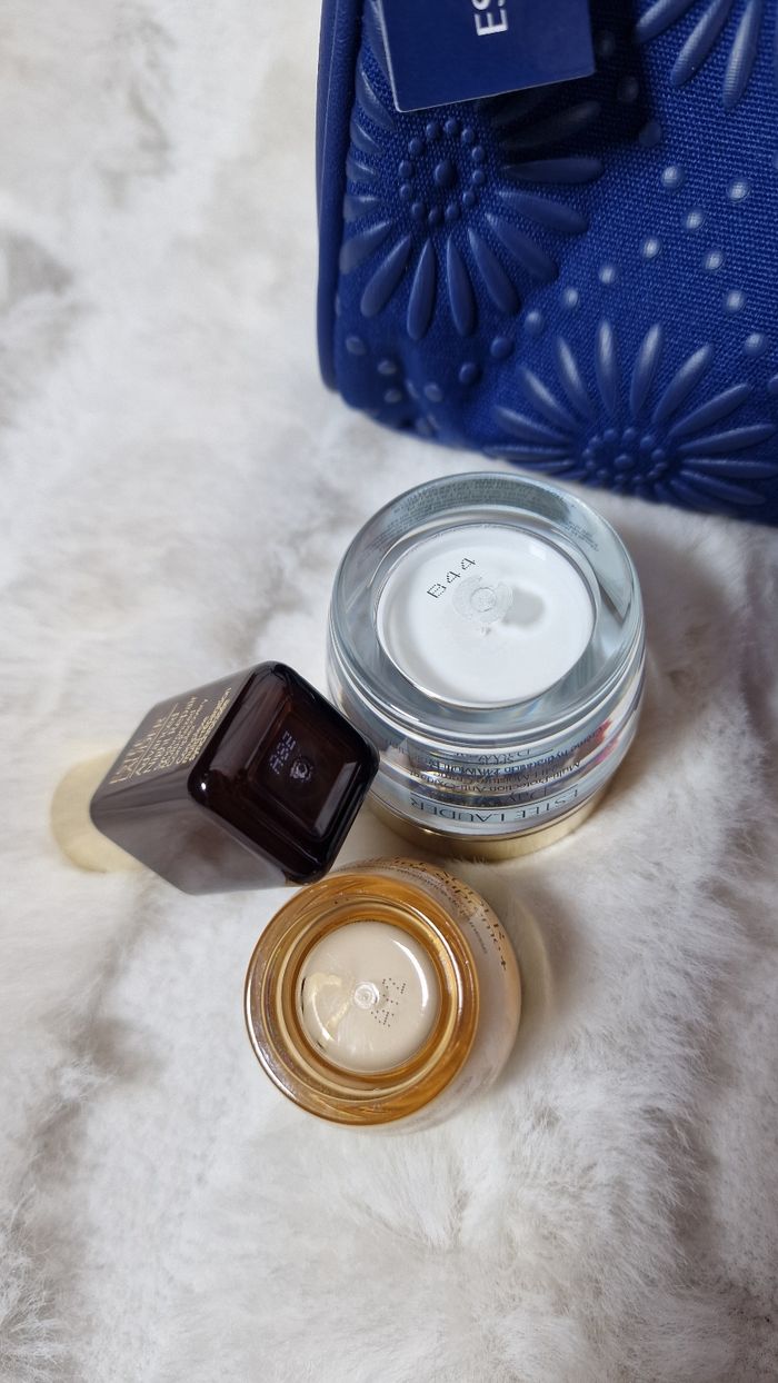 Pochette / Mini sac Estée Lauder + Set soin visage – NEUF - photo numéro 3