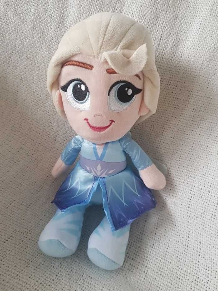 reine des neige poupee