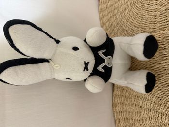 peluche lapin blanc assis fun toys