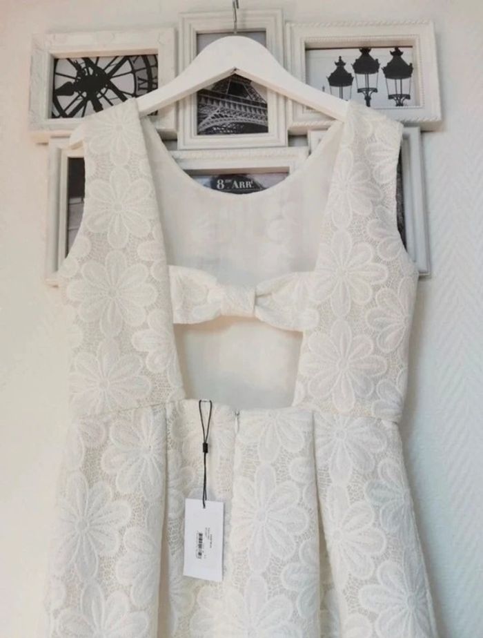 Robe de cérémonie Blanche | mariage en dentelle Claudie Pierlot Paris - photo numéro 4