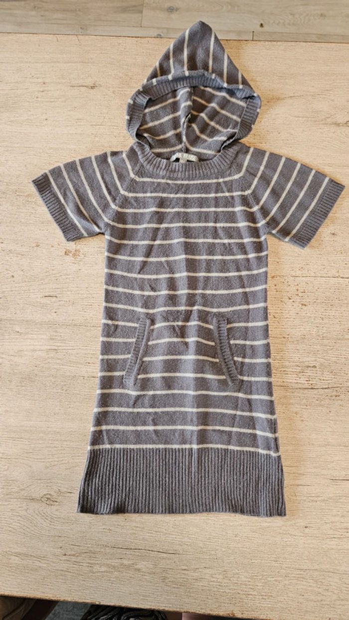 Robe courte / tunique grise lignée beige, à caouche, Vynil Fraise, 6 ans