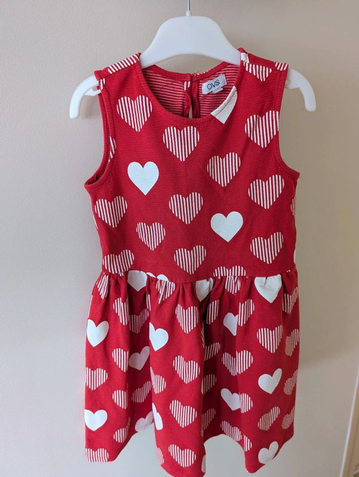 Robe coeur rouge et blanc 7/8 ans 128 cm