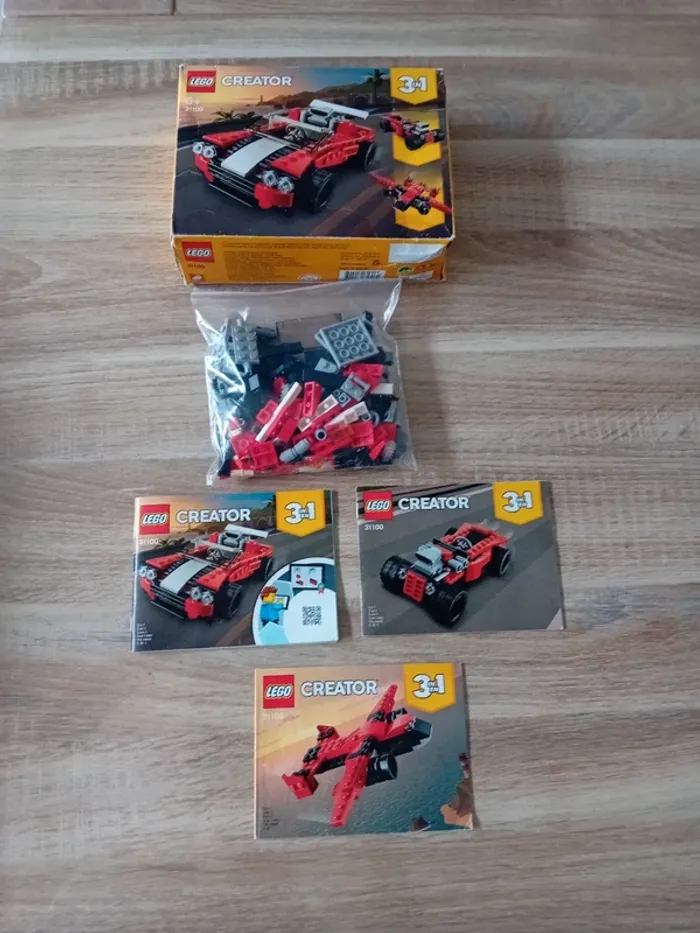 Lego creator 31100