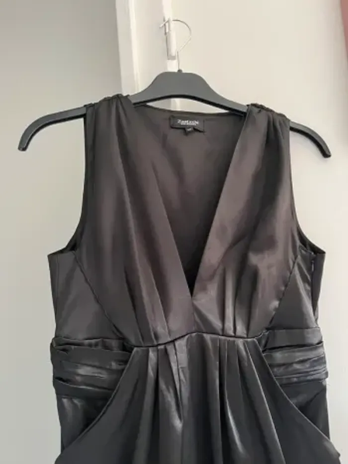 Robe de soirée noire sans manches Zaatxchi collezione T40 très bon état - photo numéro 3
