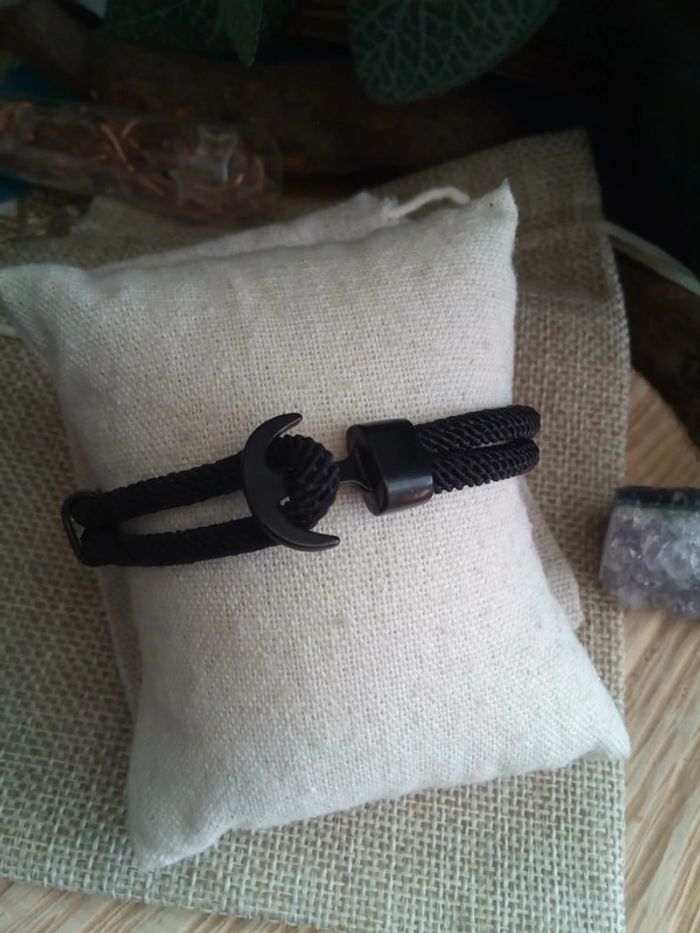 Bracelet noir fermoir ancre marine
