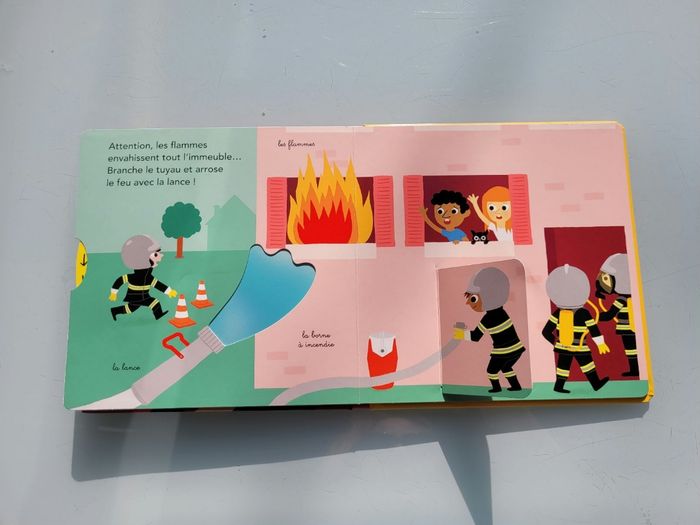 Livre animé Kididoc 👨‍🚒 Je suis un pompier 🚒 - photo numéro 7