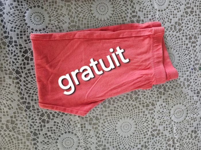 Short rouge okaidi fille 10 ans +1 gratuit - photo numéro 2