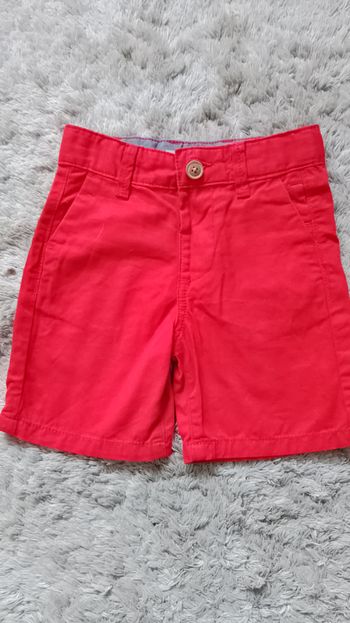 Bermuda taille 2-3 ans// 98 cm neuf