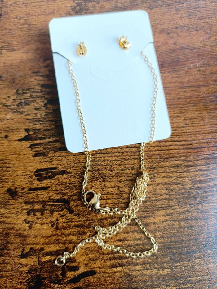 Ensemble de bijoux fleurs doré avec boîte - photo numéro 4