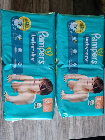 Lot deux paquets de couches