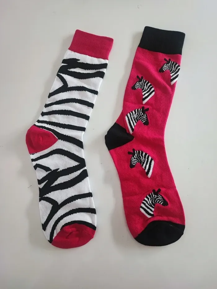 Paire de chaussettes dépareillées - photo numéro 2