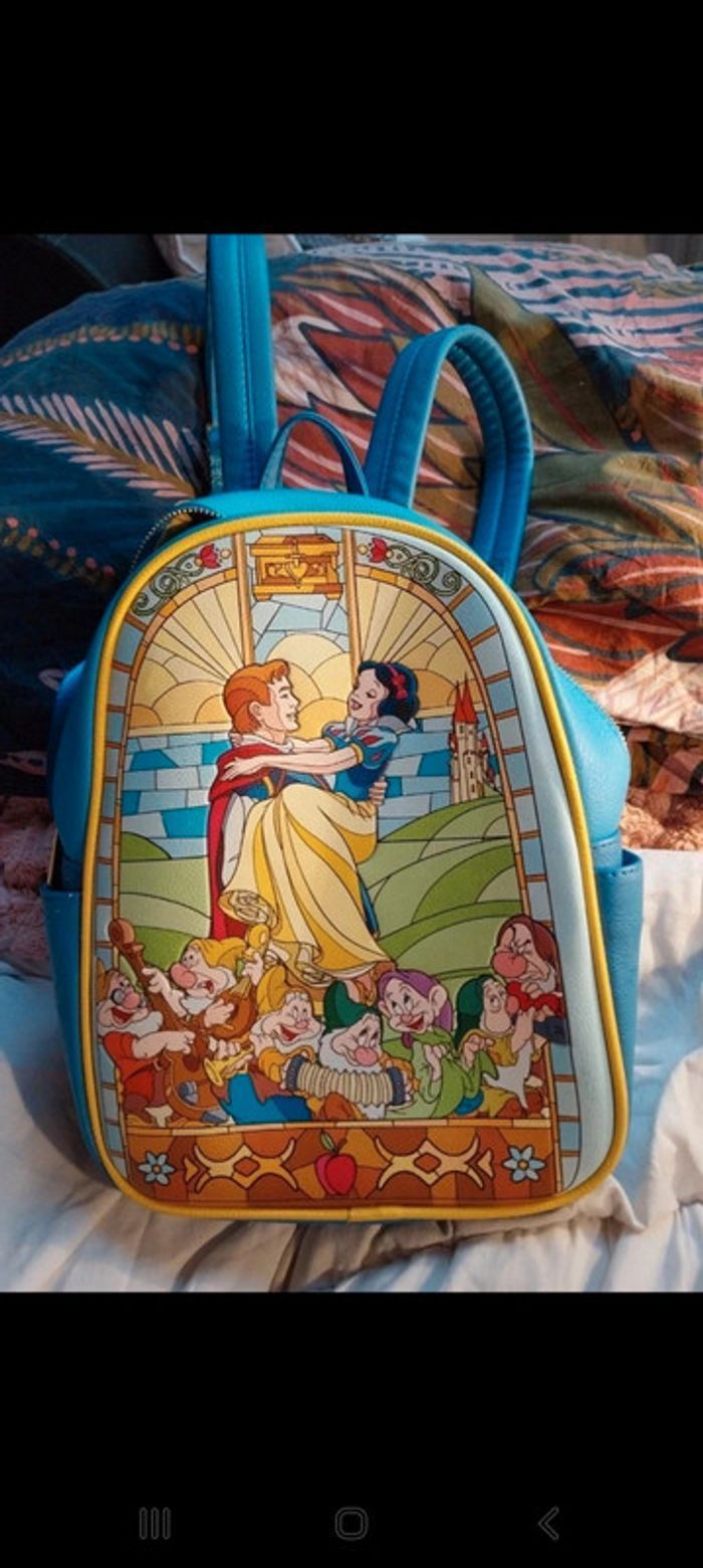 Sac à dos disney loungefly blanche neige et les 7 nains - photo numéro 1